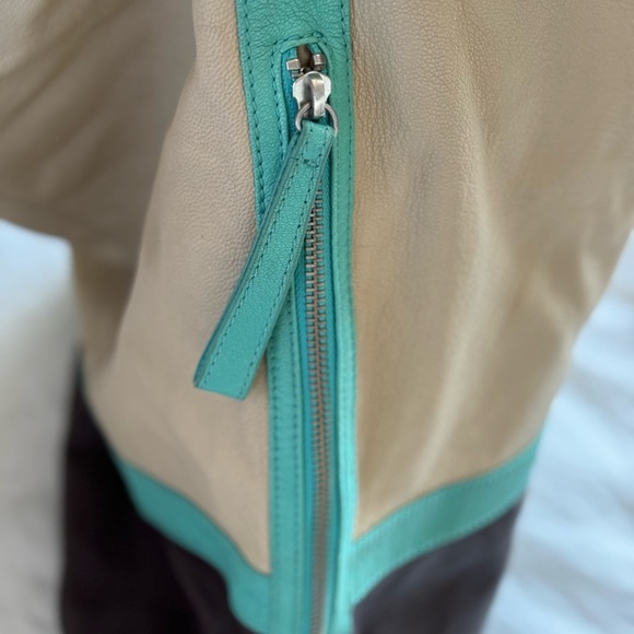 Kenneth Cole purse - Picture 3 of 3